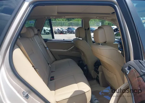 2013 BMW X5 xDrive35D z USA, uszkodzony, nr VIN 5UXZW0C52D0B95023